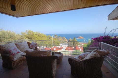 Lets Holidays Sailor House with Sea Views House in Tossa de Mar