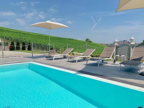 Balcony/Terrace, Pool view, Swimming pool, sunbed