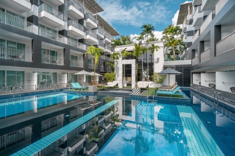 Property building, Swimming pool