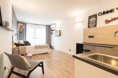 Kitchen or kitchenette, Photo of the whole room, Decorative detail