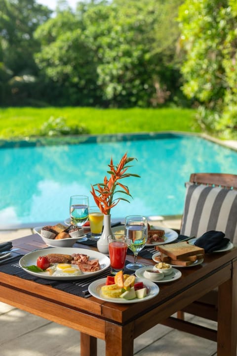 Food and drinks, Food, Garden view, Pool view, Swimming pool, Breakfast