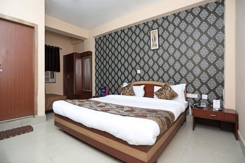 Collection O Hotel Greenpark Hotel in West Bengal