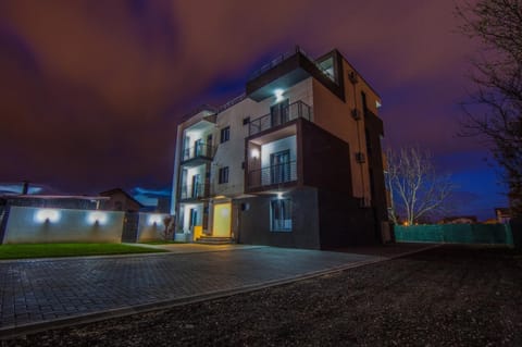 Property building, Facade/entrance