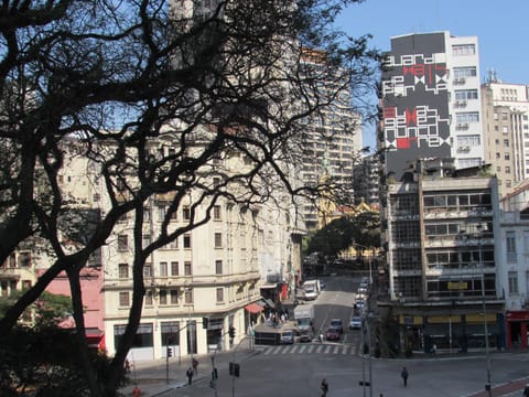 Hotel Urbis a 10 minutos Rua 25 de Março, Brás,Bom Retiro,a 2 minutos do Mirante Sampa Sky e pista de Skate Anhangabaú Hôtel in Sao Paulo City