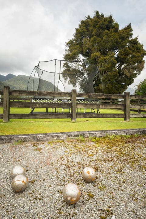 Activities, Decorative detail, Garden view, Mountain view