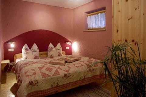 Ferienwohnung-Holzer-Feng-Shui Apartment in Tyrol