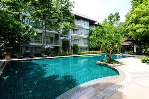 Property building, Swimming pool