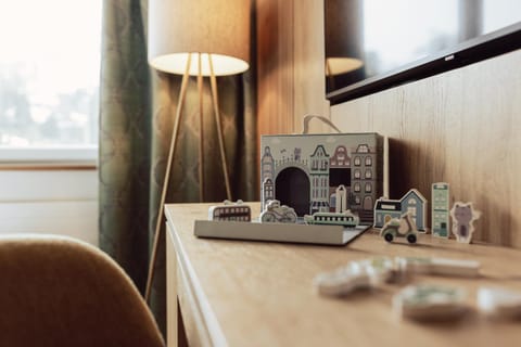 Photo of the whole room, Decorative detail, furniture