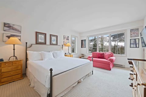 Borders Lodge by East West Hospitality Aparthotel in Beaver Creek