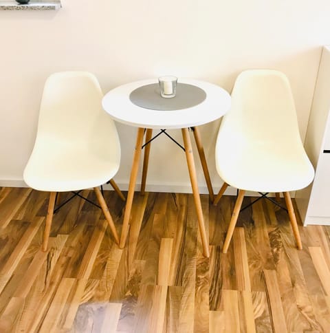 Dining area, Food, Breakfast