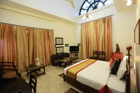 OYO 8844 Meadows Inn Hotel in Lucknow