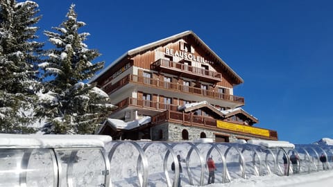 Property building, Facade/entrance, Winter