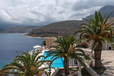 Pool view, Swimming pool, sunbed