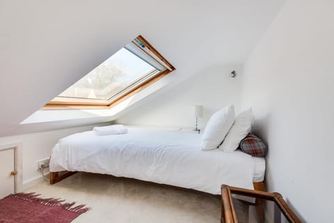 Characterful & Cosy Jericho House (sleeps up to 8) House in Oxford