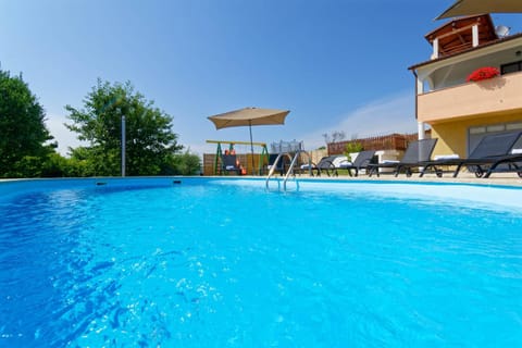 Pool view, Swimming pool