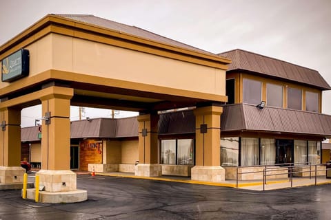 Quality Inn & Suites Airport Hotel in El Paso