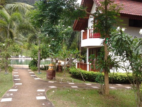 Facade/entrance, Garden