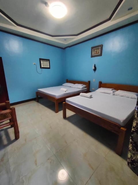 R&D Traveller's Inn Bed and Breakfast in Central Visayas