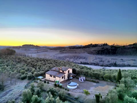 Bird's eye view, View (from property/room), Garden view, Pool view, Street view, Quiet street view