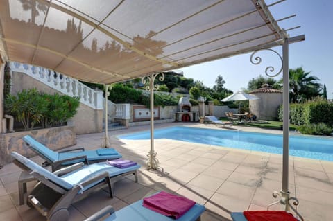 Villa elegante a Frejus Piscine Villa in Fréjus