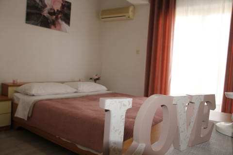Motel "Tri lovca" Motel in Zadar County