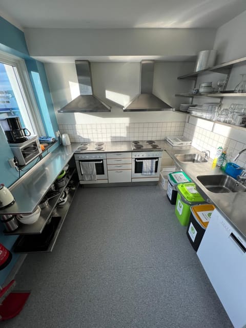 Kitchen or kitchenette, Dining area, dishwasher, minibar, pet friendly, toaster, kitchen