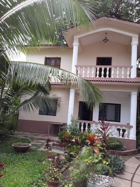 Agnelo's Holiday Homes Bed and Breakfast in Candolim