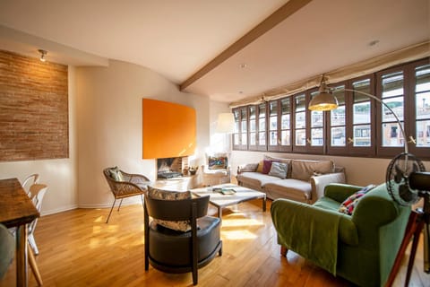 Sleep & Stay Luxury top floor apt with terrace Apartment in Girona