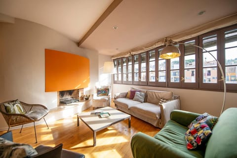 Sleep & Stay Luxury top floor apt with terrace Apartment in Girona