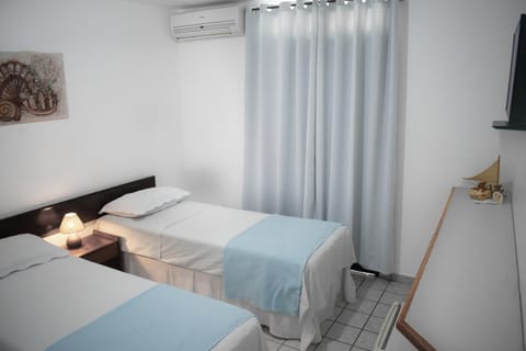 Bed, Photo of the whole room, air conditioner