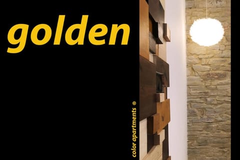 Golden & White Home Condo in Santiago de Compostela