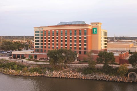 Embassy Suites East Peoria Hotel and Riverfront Conference Center Hotel in East Peoria