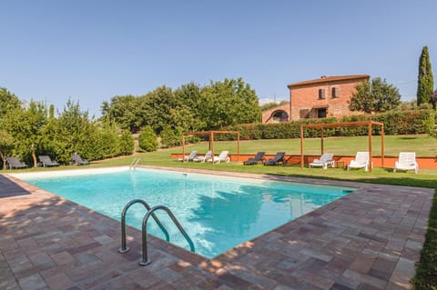 Property building, Garden view, Pool view, sunbed