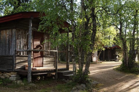 Facade/entrance, Area and facilities