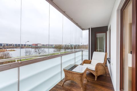 Balcony/Terrace, Lake view