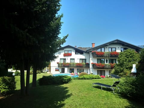 Property building, Day, Natural landscape, Summer, Garden, Garden view