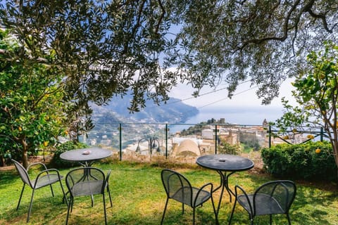 Property building, Natural landscape, Garden, View (from property/room), City view, Garden view, Mountain view, Sea view, Breakfast