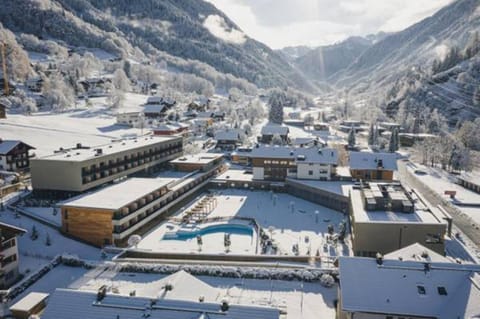 Property building, Natural landscape, Winter