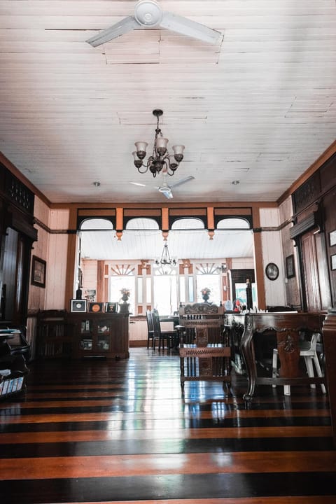 Oasis Balili Heritage Lodge Hostel in Tagbilaran City