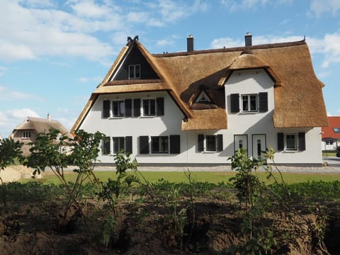 Property building, Balcony/Terrace