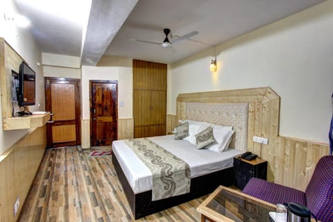 Hotel Highway inn Hotel in Manali