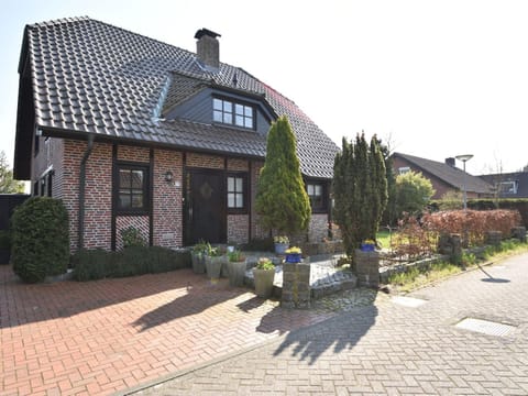 Spacious Mansion with Meadow View in Bruinisse Haus in Bruinisse