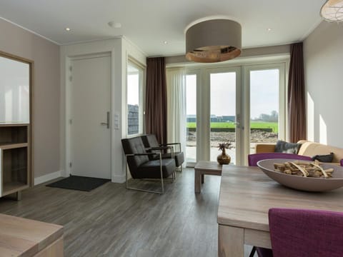 Luxury apartment with sun shower at the edge of the beautiful Oostkapelle House in Oostkapelle