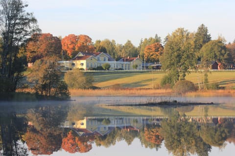 Property building, Natural landscape, Bird's eye view, Autumn, Lake view