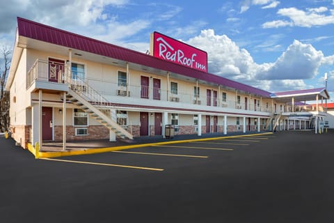 Red Roof Inn Des Moines Motel in Des Moines