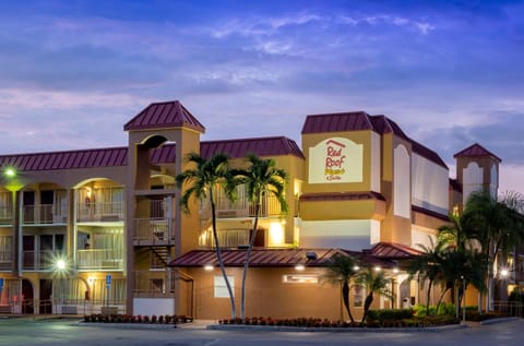 Red Roof Inn PLUS+ & Suites Naples Downtown-5th Ave S Hotel in East Naples