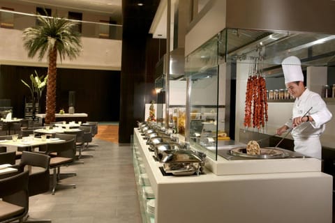 Restaurant/places to eat, Buffet breakfast