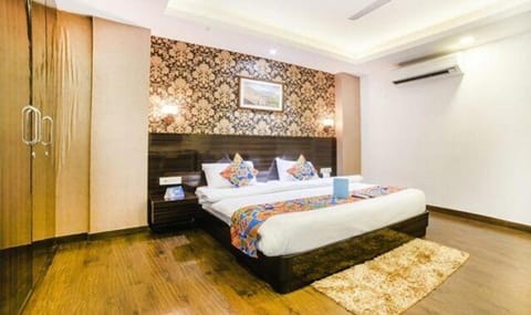 Bed, Photo of the whole room, Bedroom, wardrobe, air conditioner