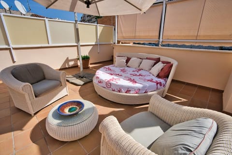 Balcony/Terrace, Seating area, Sea view