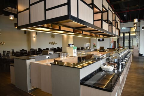 Restaurant/places to eat, Buffet breakfast